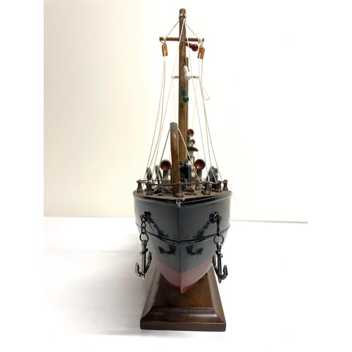 12 - MODEL OF A TRAWLER