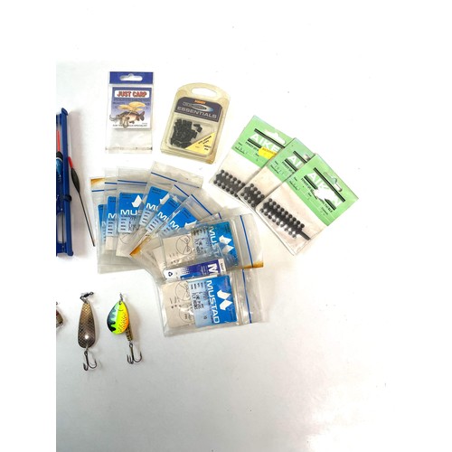 90 - QTY OF FISHING LURES