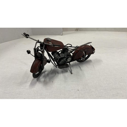 138 - METAL MOTORCYCLE MODEL ART