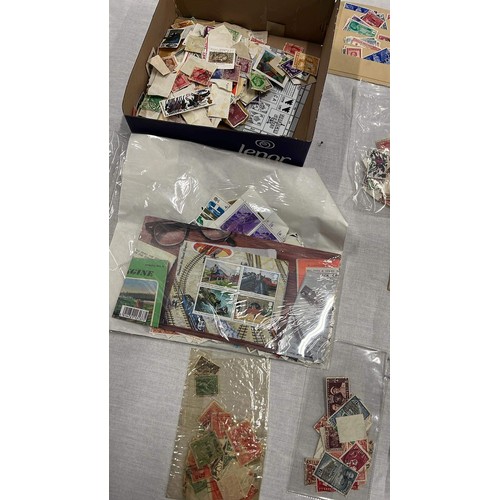 136 - LARGE QTY OF WORLDWIDE STAMPS MIXED