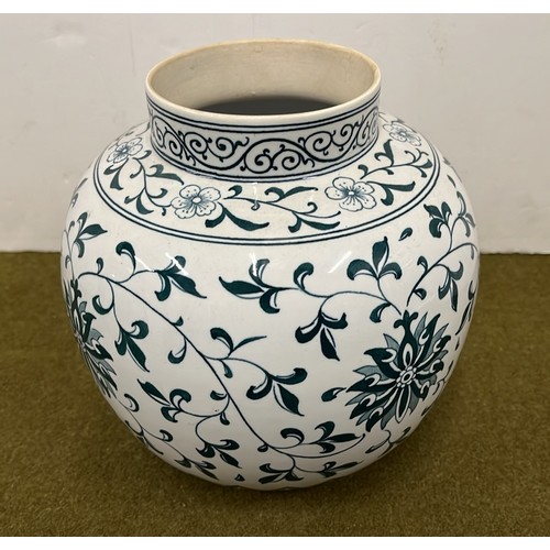 166 - SHORT ORIENTAL BLUE AND WHITE VASE