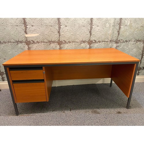 288 - CHERRY FINISH OFFICE DESK