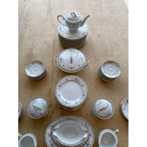 345 - 83 Pc NORITAKE CHINA LARGE TABLE WARE DINNER SET / JAPAN 6305 BARTON