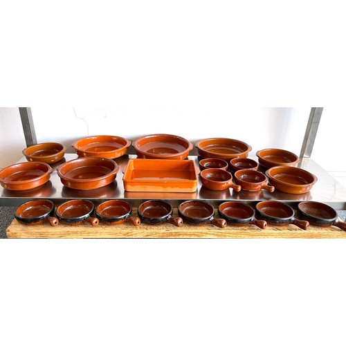 253 - COLLECTION OF MEDITERRANEAN TABLE AND COOK WARE