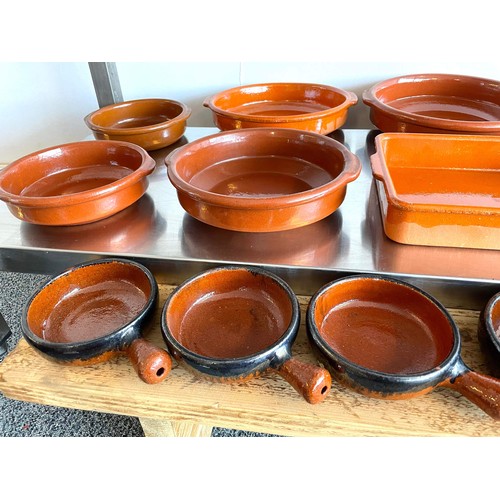 253 - COLLECTION OF MEDITERRANEAN TABLE AND COOK WARE