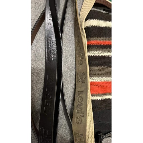 323 - QTY OF MENS BELTS / LEVI'S AND DIESEL