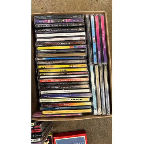 462 - MIXED ARTIST AND MUSIC CDS AND CASSETTES