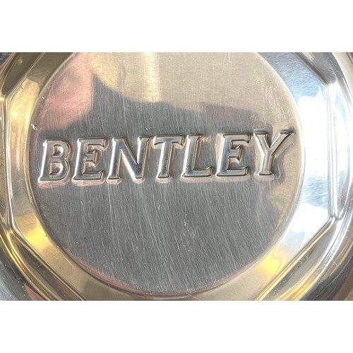 589 - VINTAGE BENTLEY HUB CAP