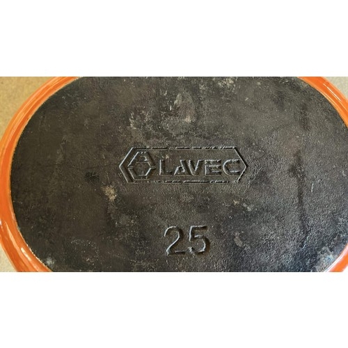 513 - ORANGE LAVEC 25 CAST METAL CASSEROLE COOK POT