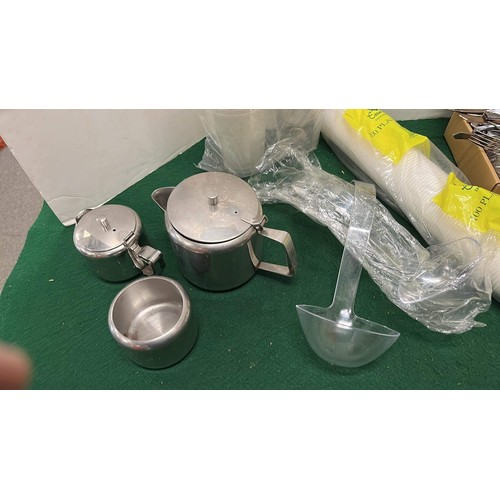 625 - STAINLESS STEEL TEA POTS AND PLASTIC PARTY WARES