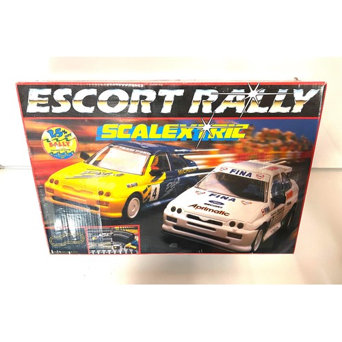 712 - SCALEXTRIC  ESCORT RALLY BOXED SET UNCHECKED