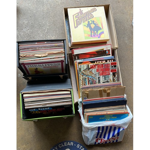 242 - QTY OF MIXED ARTIST AND MUSIC LPS