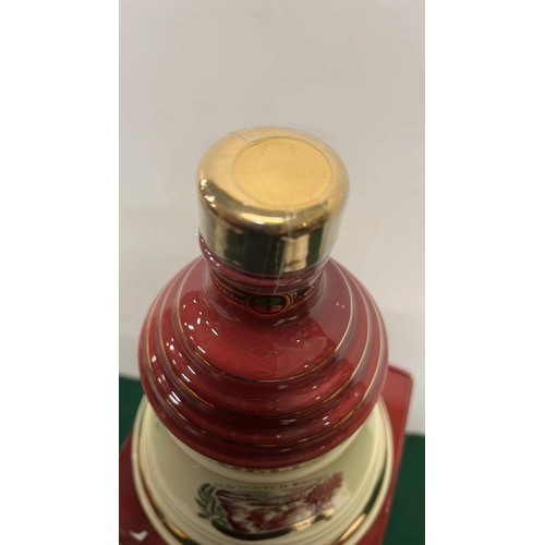 195G - BELLS OLD SCOTCH WHISKY SEALED CHRISTMAS 1996 CHRISTMAS DECANTER