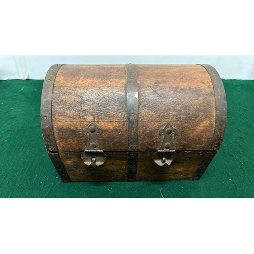 816 - WOODEN DOME TOP JEWELLERY BOX WITH COSTUME JEWELLERY