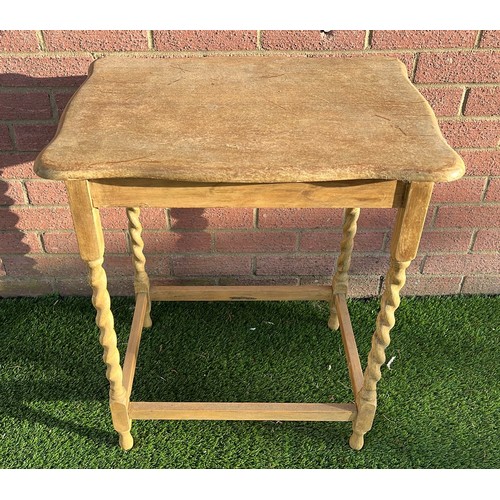 526 - OAK BARLEY TWIST SIDE TABLE