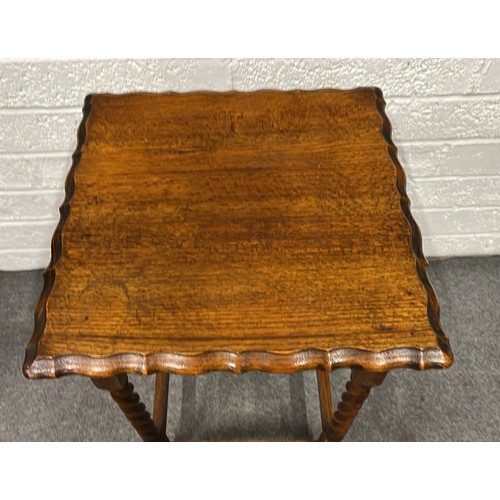 553 - SQUARE OAK SIDE TABLE