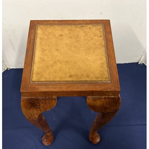 573 - SMALL QUEEN ANN LEG SIDE LAMP TABLE