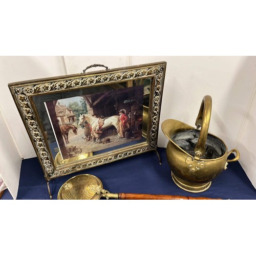 92 - MIXED FIRE SIDE BRASS WARE / WOTH SCREEN AND SCUTTLE