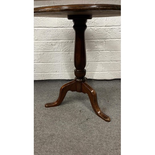 322 - MAHOGANY ROUND GEORGIAN STYLE TABLE