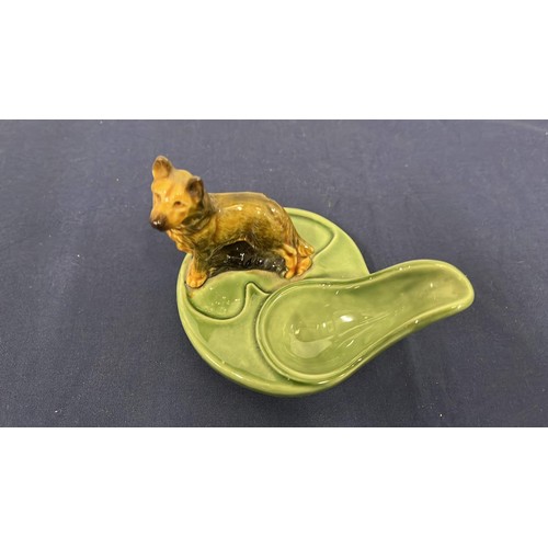 78 - WADE GERMAN SHEPHERD PIPE HOLDER