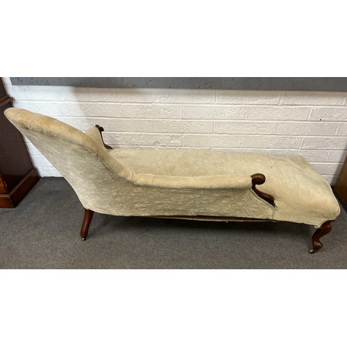 412 - VICTORIAN MAHOGANY FRAMED BALLOON BACK STYLE CHAISE LONGUE