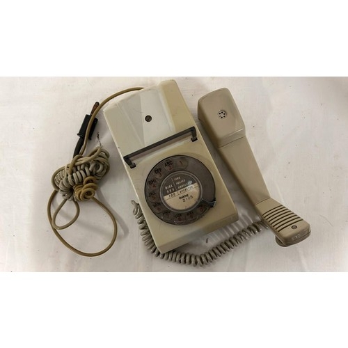 530 - RETRO TELEPHONE WITH OAKLEY EXCHANGE DISC