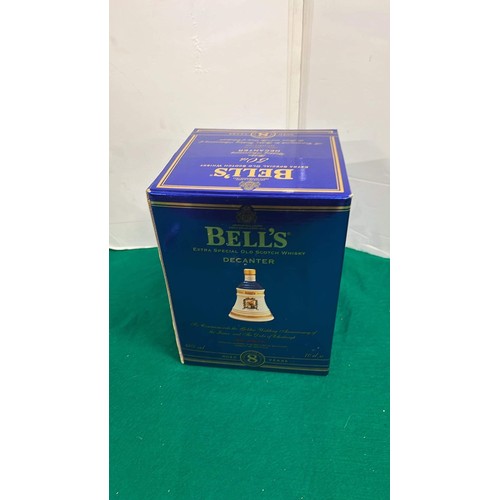 172 - BELLS SCOTCH WHISKY 50th GOLDEN WEDDING ANNIVERSARY DECANTER SEALD