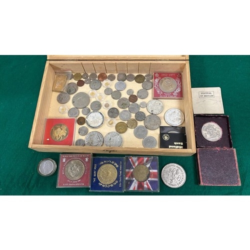 714 - MIXED CROWNS AND OTHER COINAGE