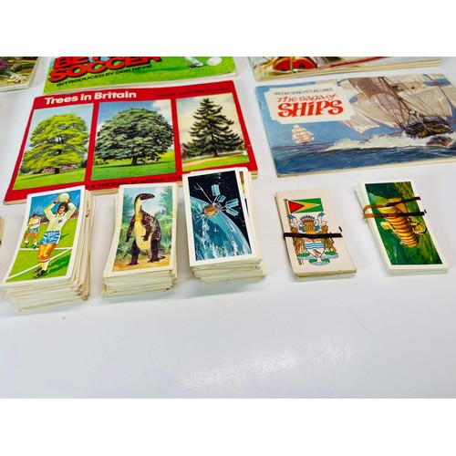 247 - TEA CARDS AND BOOKS