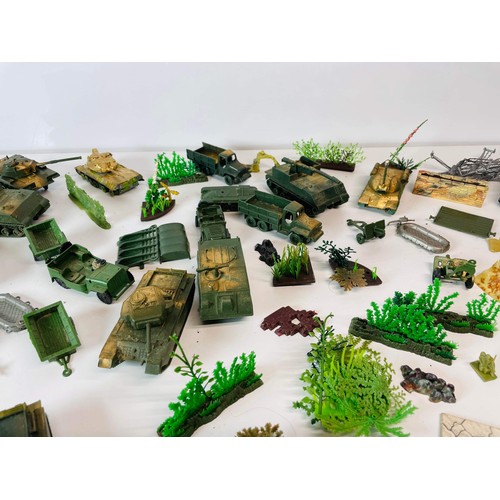 212 - AIRFIX 1/72 SCALE MILITARY TANKS AND OTHER ITEMS