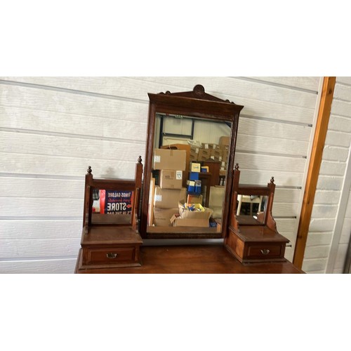 685 - EDWARDIAN DRESSING TABLE