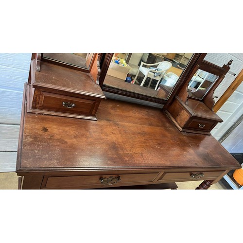 685 - EDWARDIAN DRESSING TABLE