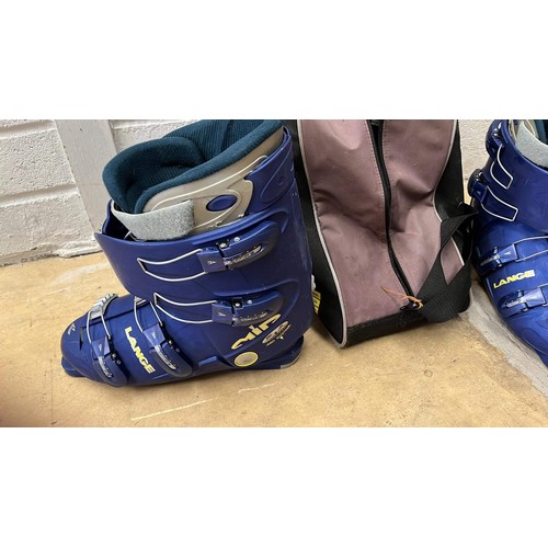 677 - PAIR OF SKI BOOTS WITH CASE