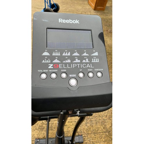 770 - REEBOK Z9 ELLIPTICAL TRAINER