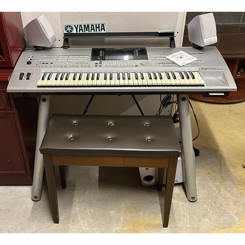 647 - YAMAHA KEYBOARD AND STOOL