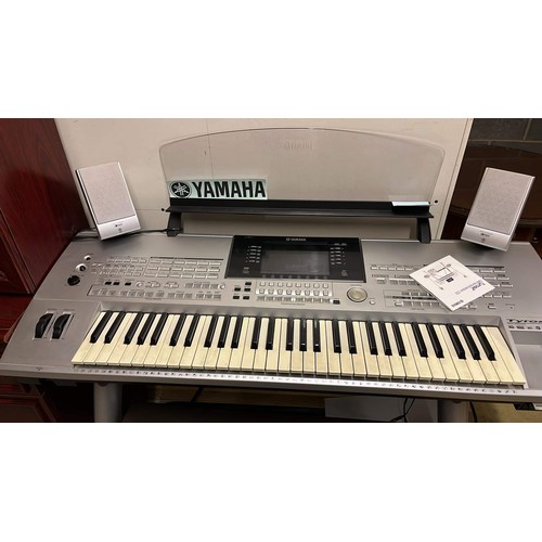 647 - YAMAHA KEYBOARD AND STOOL