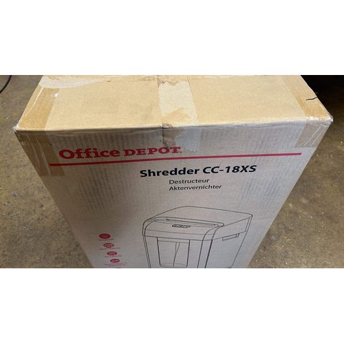 846 - BOXED OFFICE DEPOT SHREDDER CC-18XS / UNCHECKED