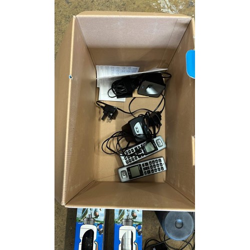 497 - PHONES , FOOT SPA , SPEAKER USED