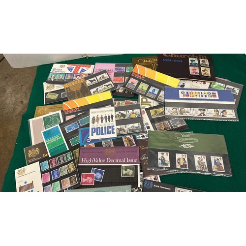 901 - LARGE QTY OF STAMPS