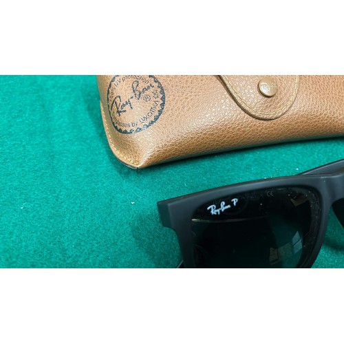 917 - RAY BAN SUN GLASSES WITH CASE USED