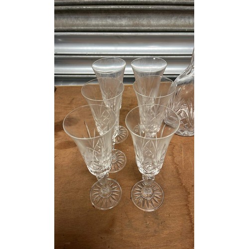 956 - 12 wine glasses and decanter