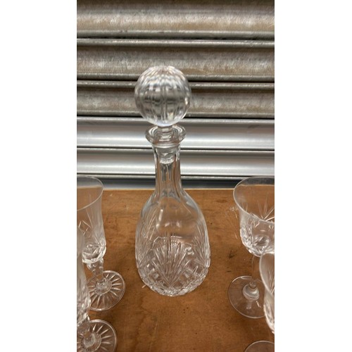 956 - 12 wine glasses and decanter