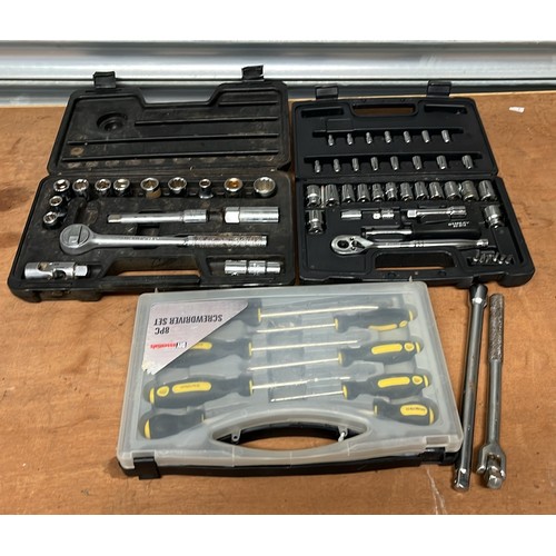 942 - Selection of socket sets and screw drivers