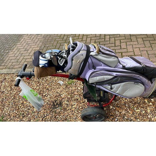 971 - POWERED GOLF CADDY WITH GOLF CLUBS - UNTESTED