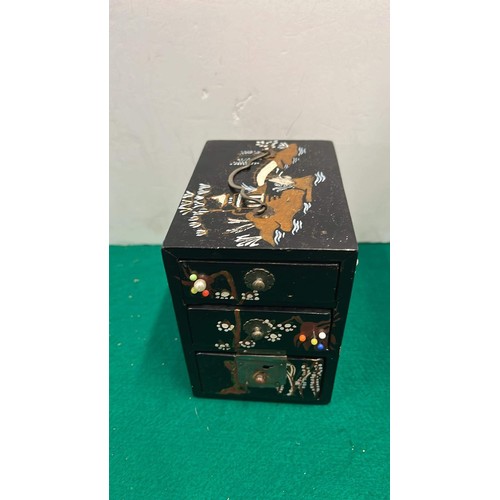 989 - ORIENTAL JEWELLERY BOX WITH CONTENTS