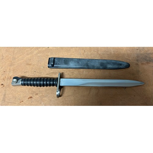 947 - Bayonet in sheath