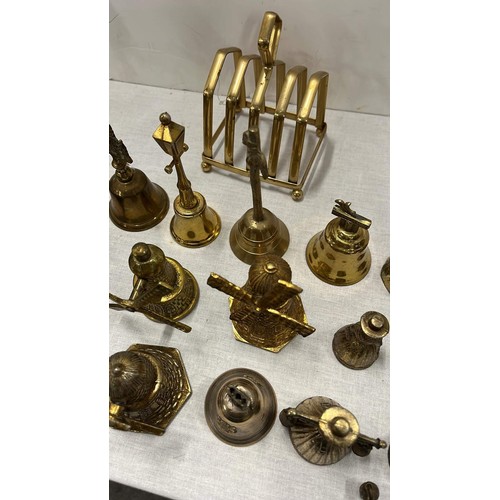 20 - COLLECTION OF MIXED MINIATURE BRASS WARE