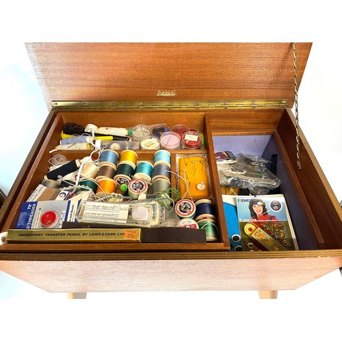 81 - RETRO SEWING BOX WITH CONTENTS OF SEWING WARES