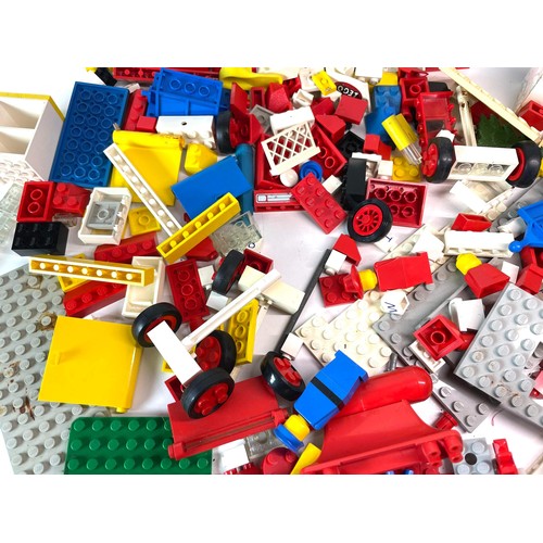 89 - QTY OF LEGO