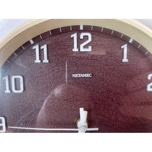 206 - RETRO METAMEC ROUND WALL CLOCK